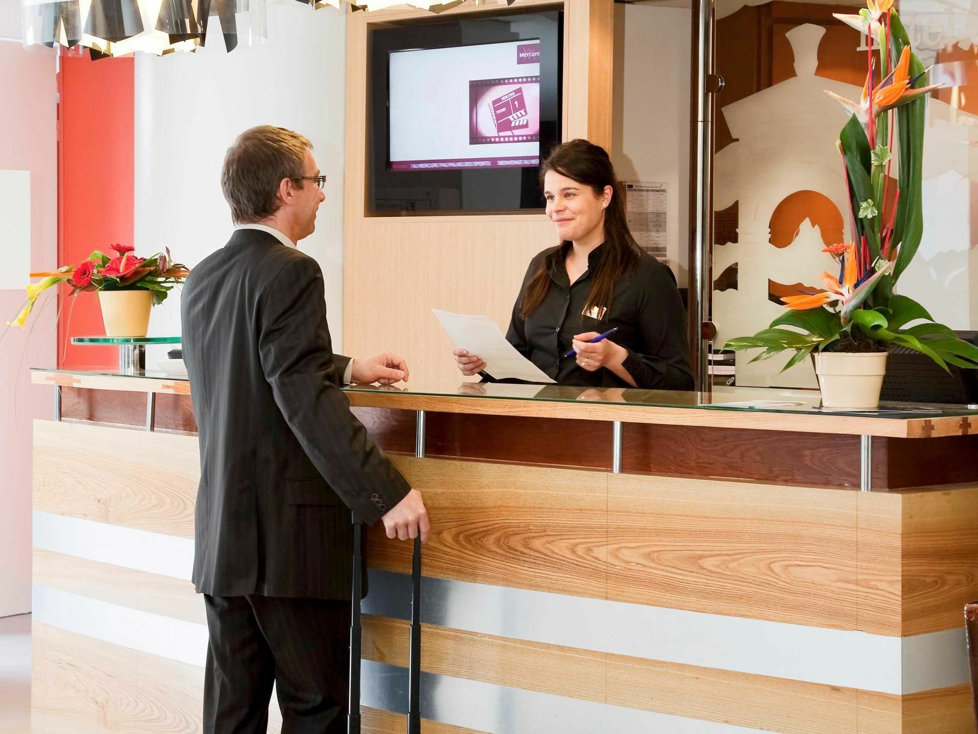 Mercure Pau Palais Des Sports Eksteriør bilde