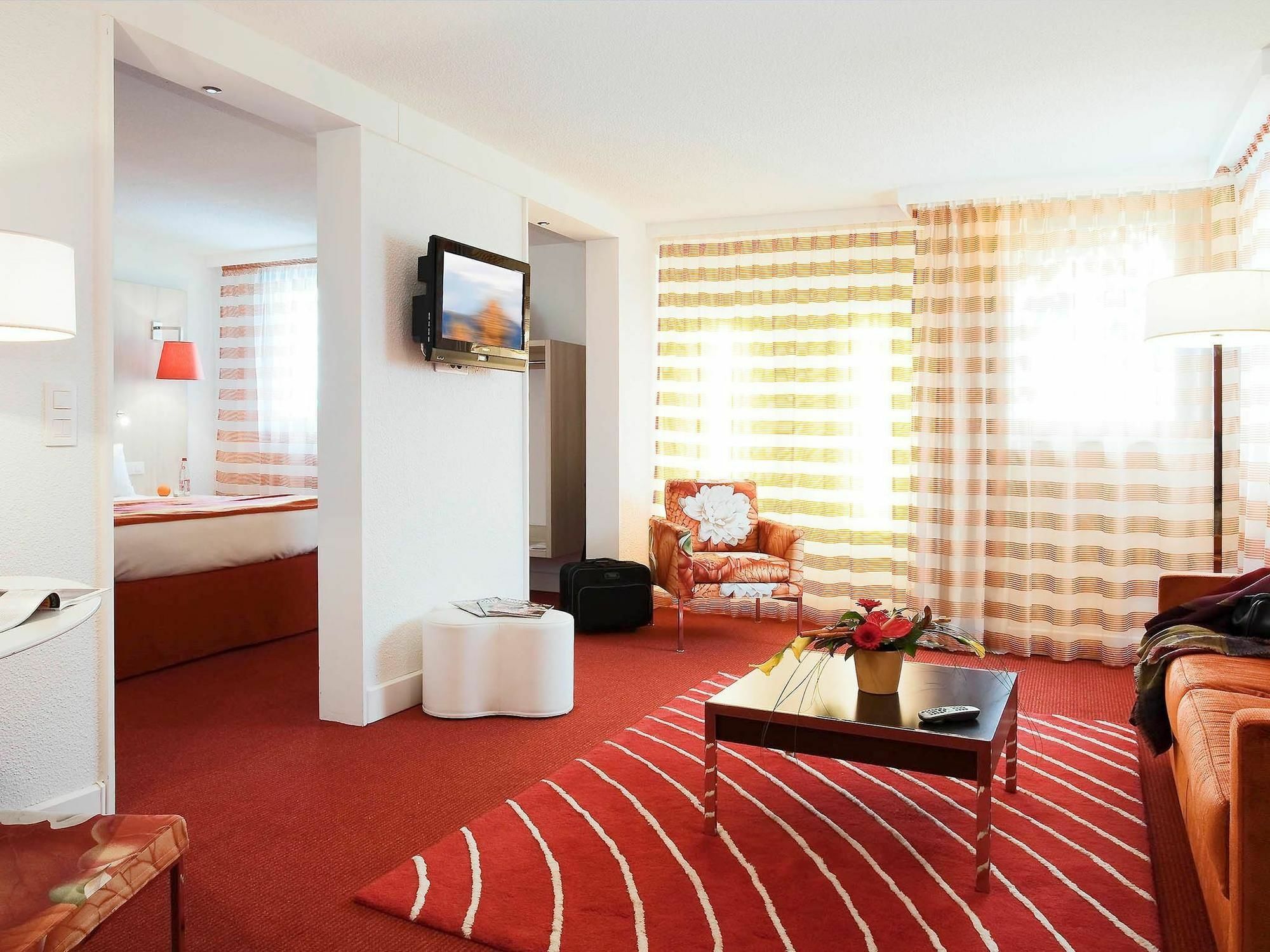 Mercure Pau Palais Des Sports Eksteriør bilde